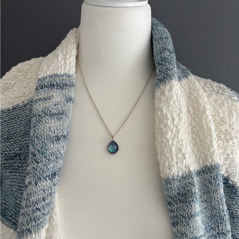 Elegant Blue Pendant Necklace